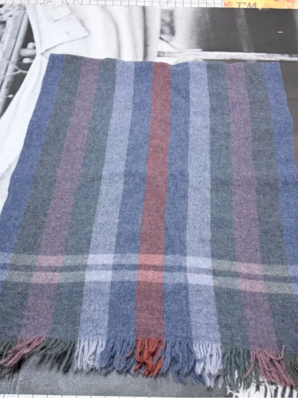 Avoca Hand Weavers 54 x 64 Pure New Wool Handwoven in Ireland Throw Blanket - Picture 3 of 6